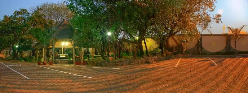 Пансион Eco Park Lodge