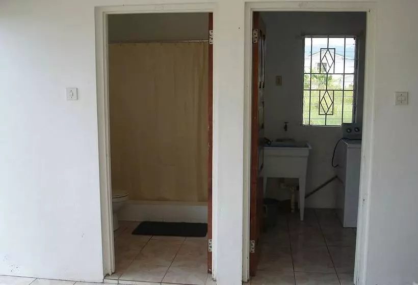 پانسیون Treasure Bay Guesthouse