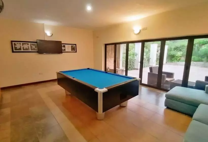 پانسیون Villa 33