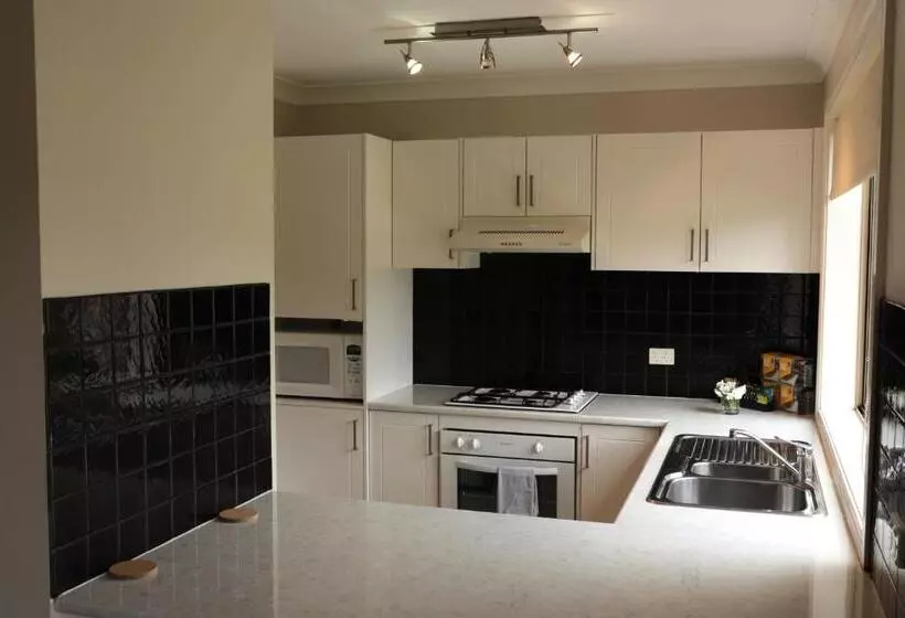 Cootamundra Heritage Motel & Apartments