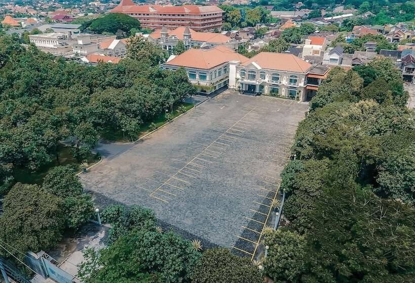 Szálloda Adhiwangsa