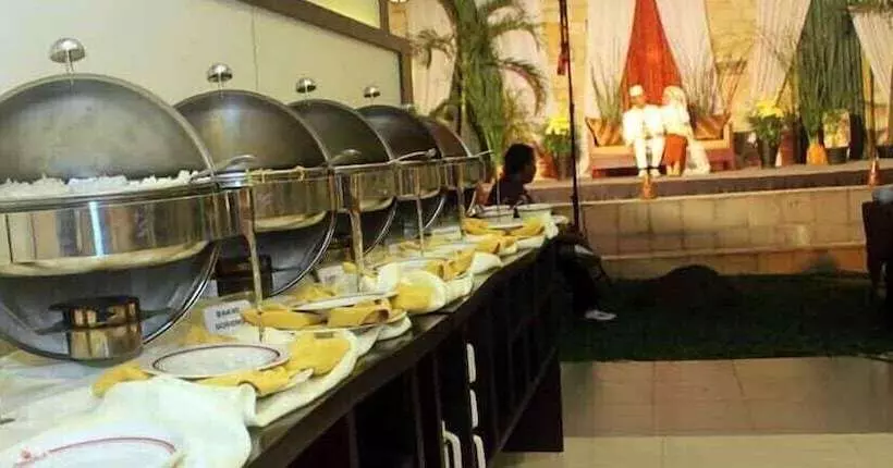 فندق Dinasty Smart