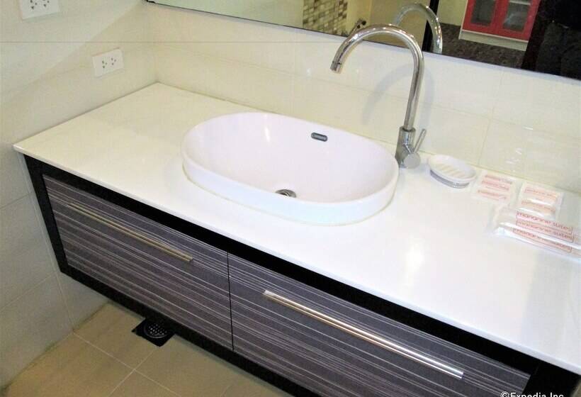 ホテル Marianne Suites