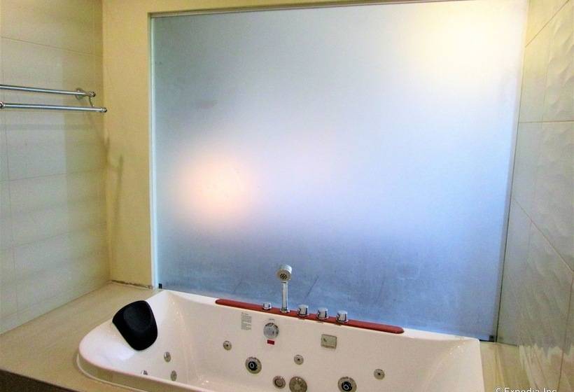 ホテル Marianne Suites