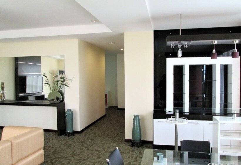 ホテル Marianne Suites