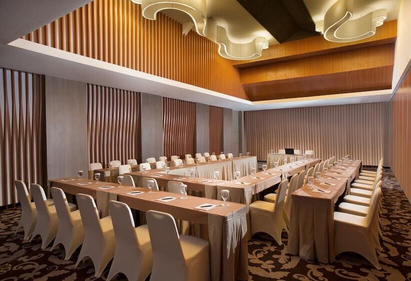 בית מלון כפרי Santika Banyuwangi