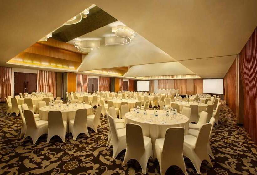 בית מלון כפרי Santika Banyuwangi