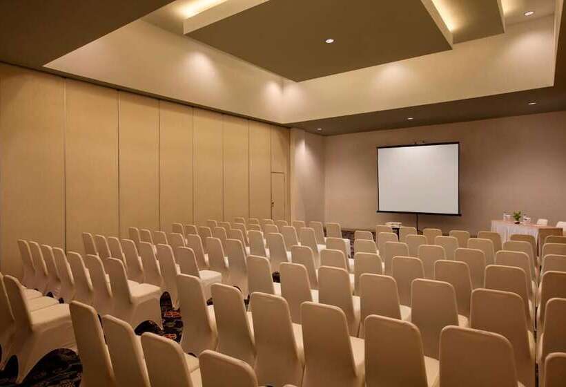 בית מלון כפרי Santika Banyuwangi