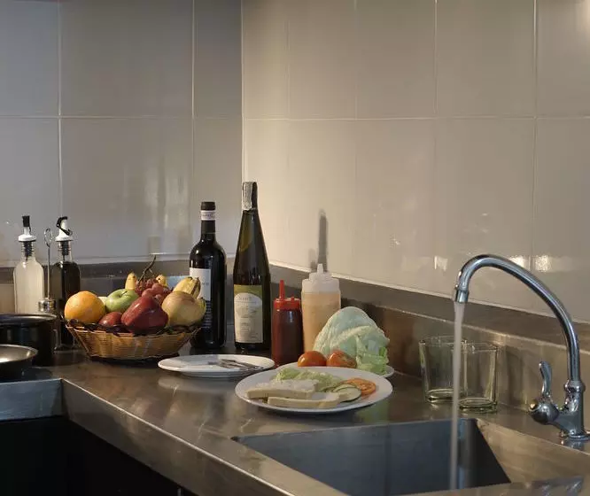 Отель The Contemporary