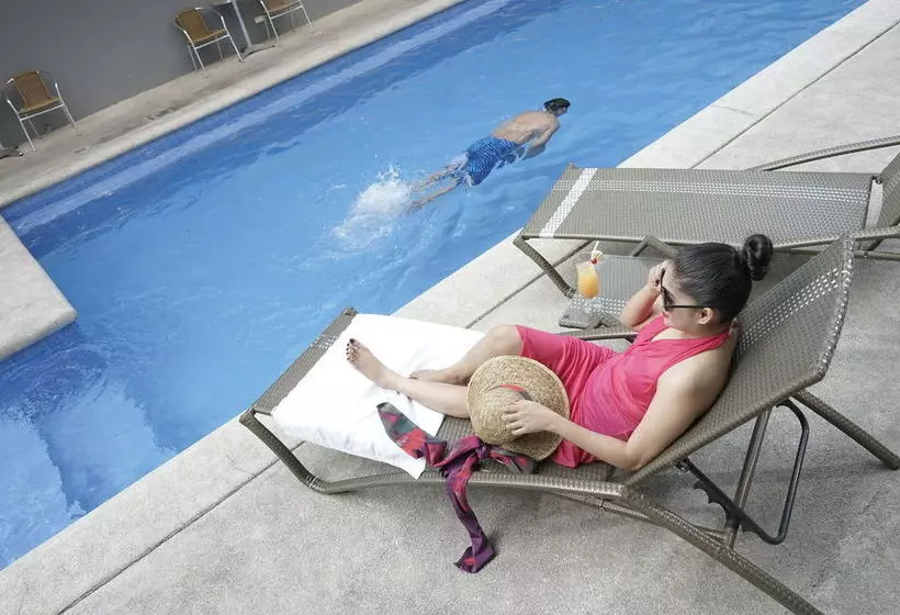 Отель The Contemporary