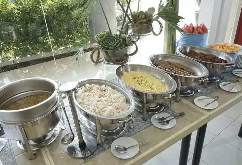 Отель The Contemporary