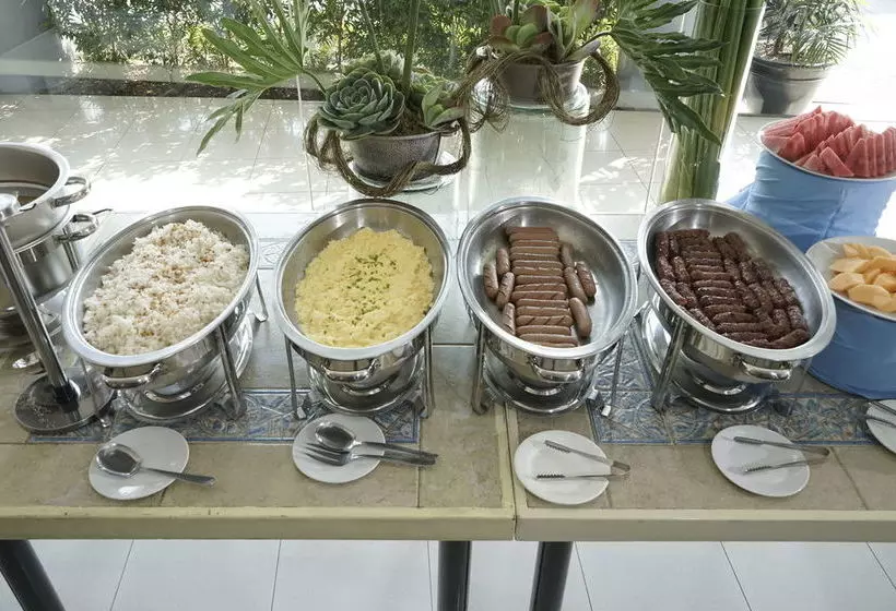 Отель The Contemporary