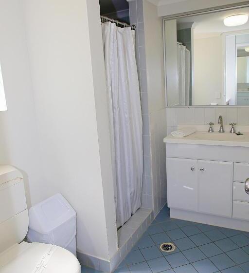 Darcy Arms Hotel Motel