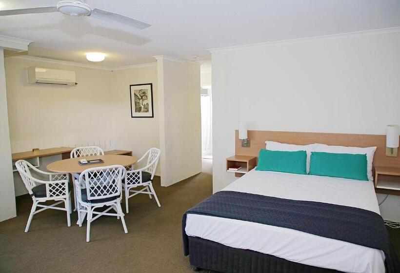 Darcy Arms Hotel Motel