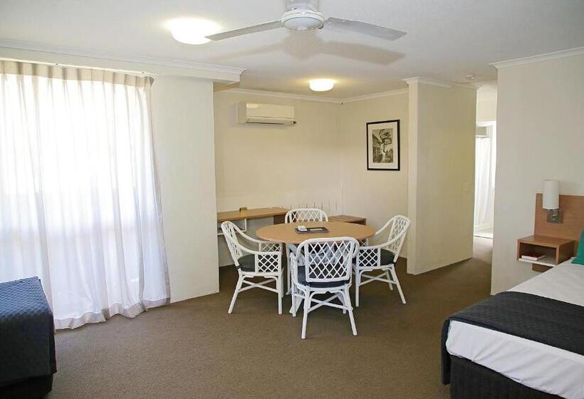 Darcy Arms Hotel Motel