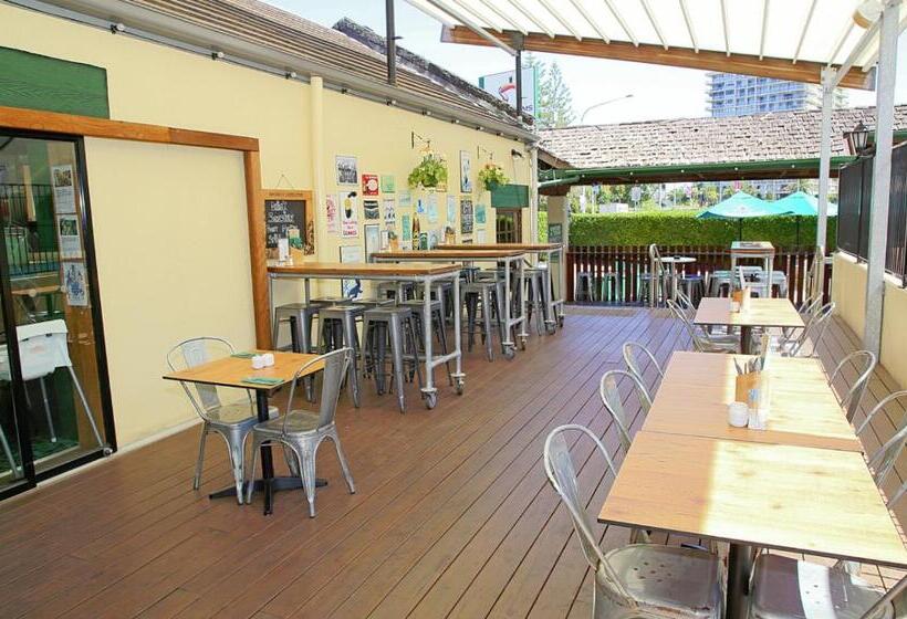 Darcy Arms Hotel Motel