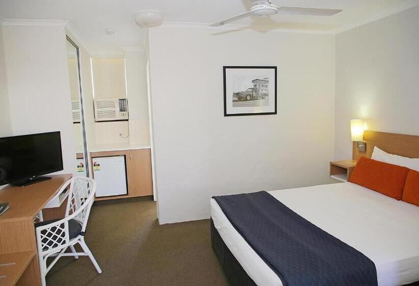 Darcy Arms Hotel Motel