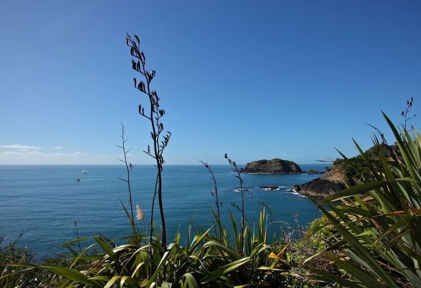 Pacific Rendezvous Resort