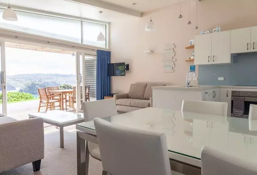 Pacific Rendezvous Resort