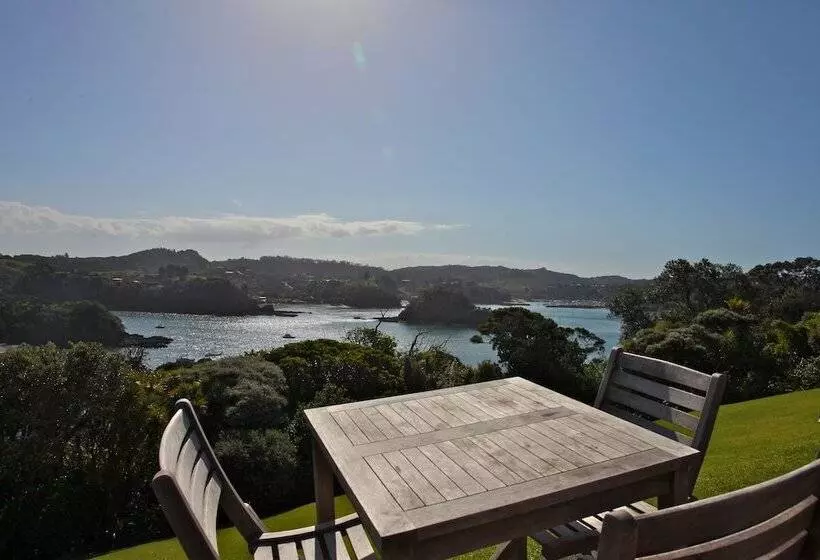 Pacific Rendezvous Resort