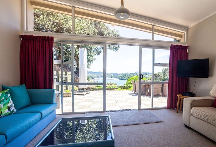 Pacific Rendezvous Resort