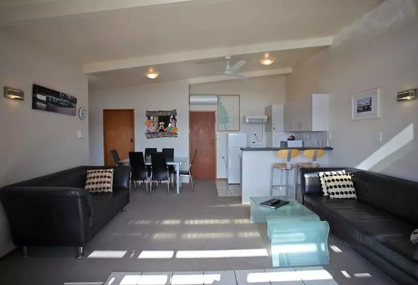 Pacific Rendezvous Resort