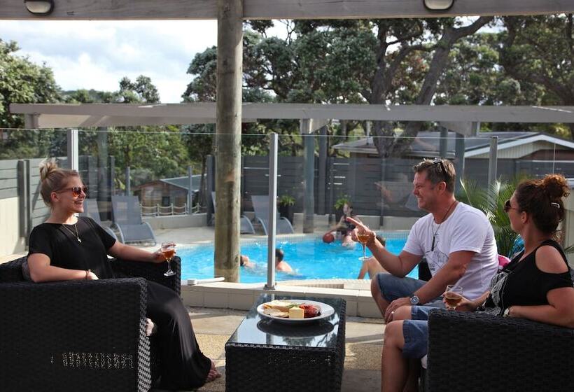 Pacific Rendezvous Resort