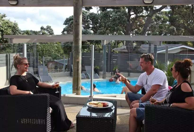 Pacific Rendezvous Resort