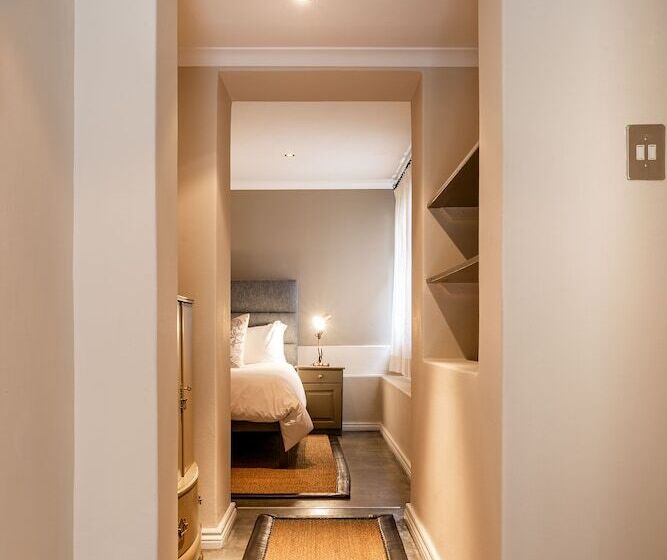 膳宿费 Antrim Villa