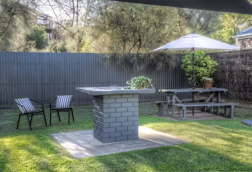 Sorrento Beach Motel