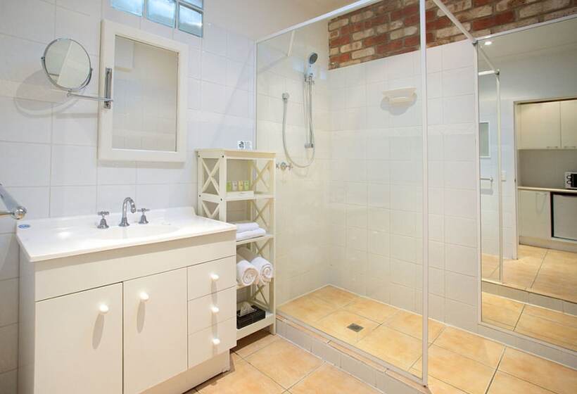 Sorrento Beach Motel