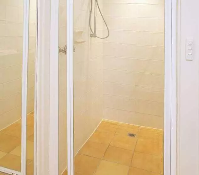 Sorrento Beach Motel