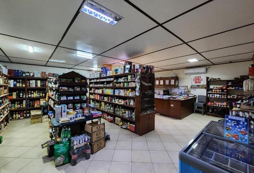 Tiptop Hotel, Resto And Delishop