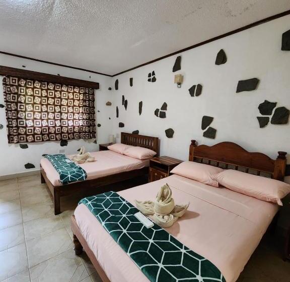 Tiptop Hotel, Resto And Delishop