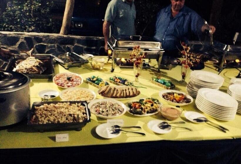 Tiptop Hotel, Resto And Delishop