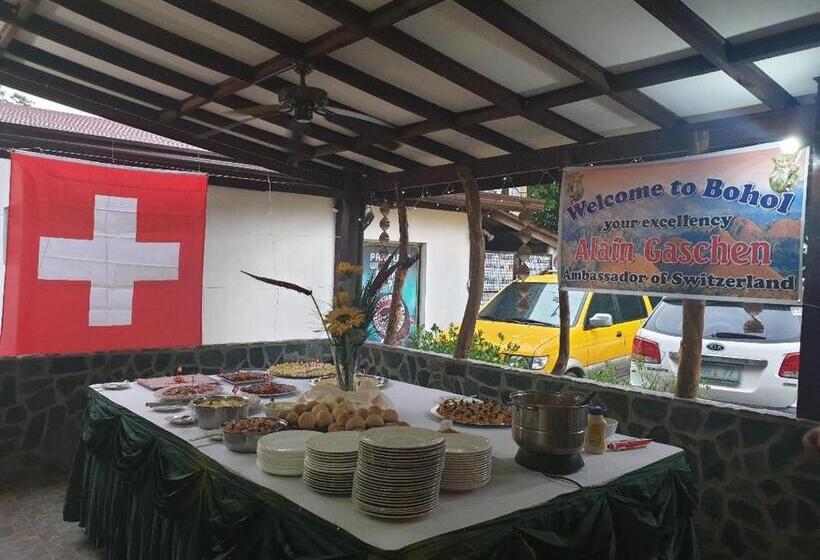 Tiptop Hotel, Resto And Delishop