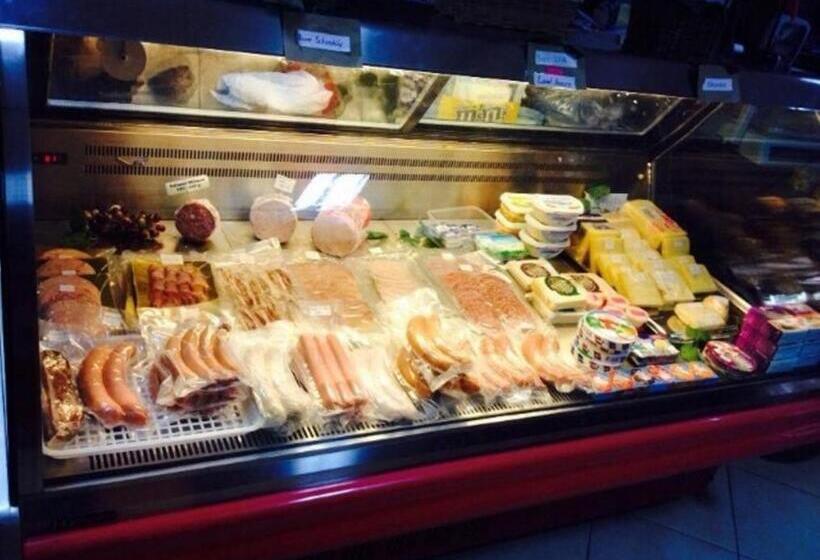 Tiptop Hotel, Resto And Delishop