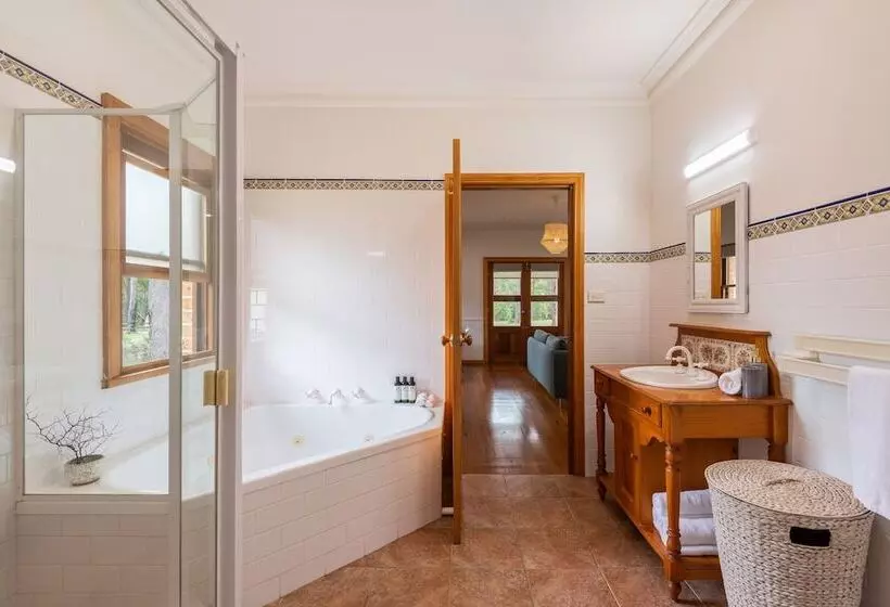 Bay And Bush, Jervis Bay