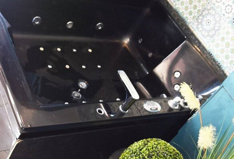 צימר Les Roses De Montherlant