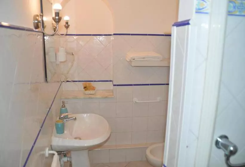 تختخواب و صبحانه Villa Mimosa