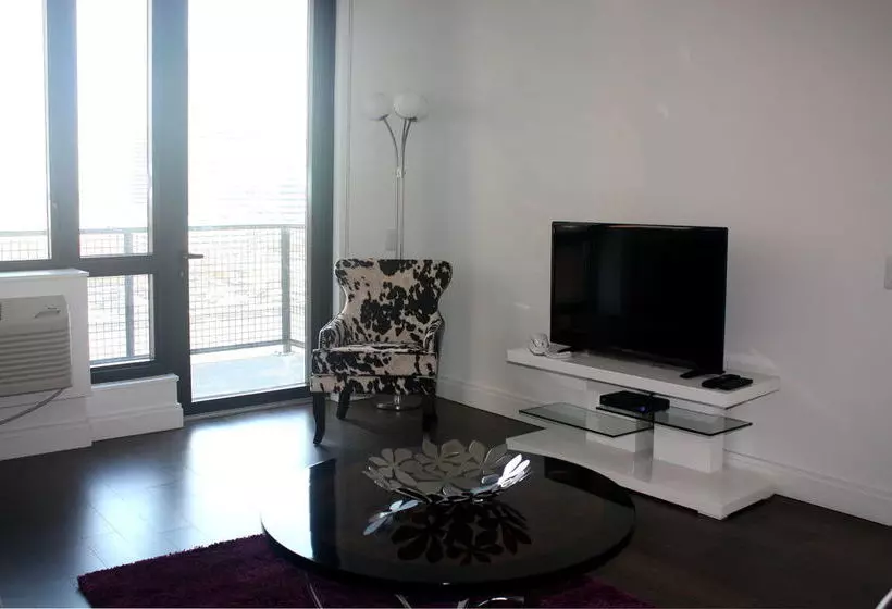 Dharma Home Suites At The Arts District