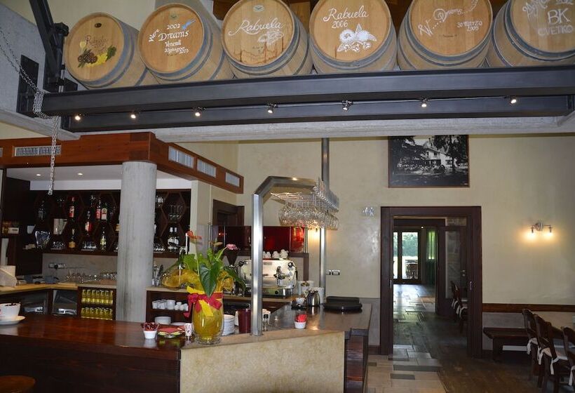 فندق Albergo Vinnaeria La Baita