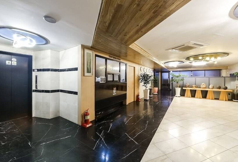 בית מלון כפרי Geoje Win