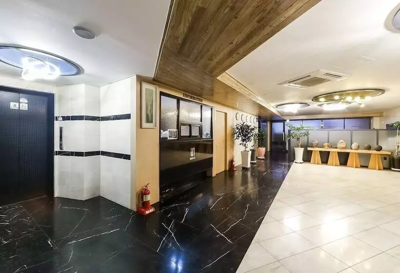 בית מלון כפרי Geoje Win