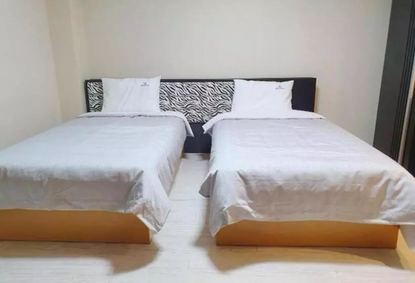 בית מלון כפרי Geoje Win