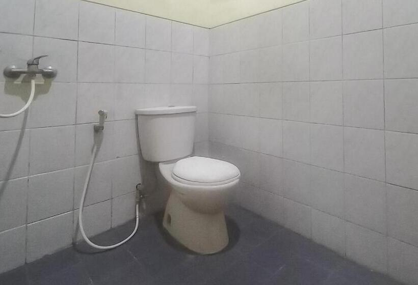 Отель Malang Near Alun Alun Malang Redpartner