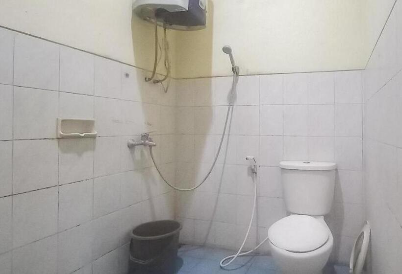 Отель Malang Near Alun Alun Malang Redpartner