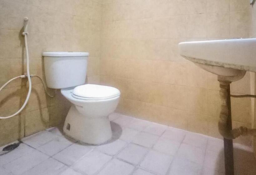 Отель Malang Near Alun Alun Malang Redpartner