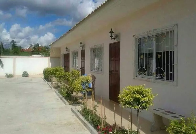 בית מלון כפרי Narnia Resort Pattaya 2