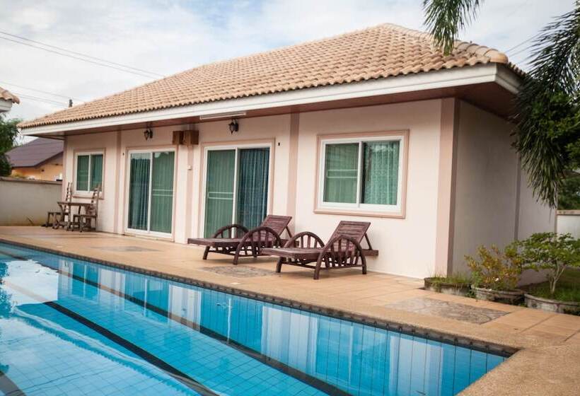 בית מלון כפרי Narnia Resort Pattaya 2